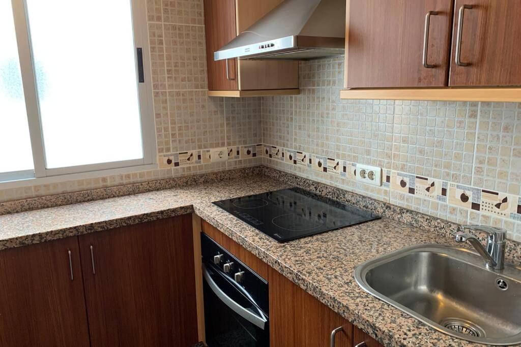 Cosy Two-Bedroom Apartment In The Centre Of El Medano Экстерьер фото
